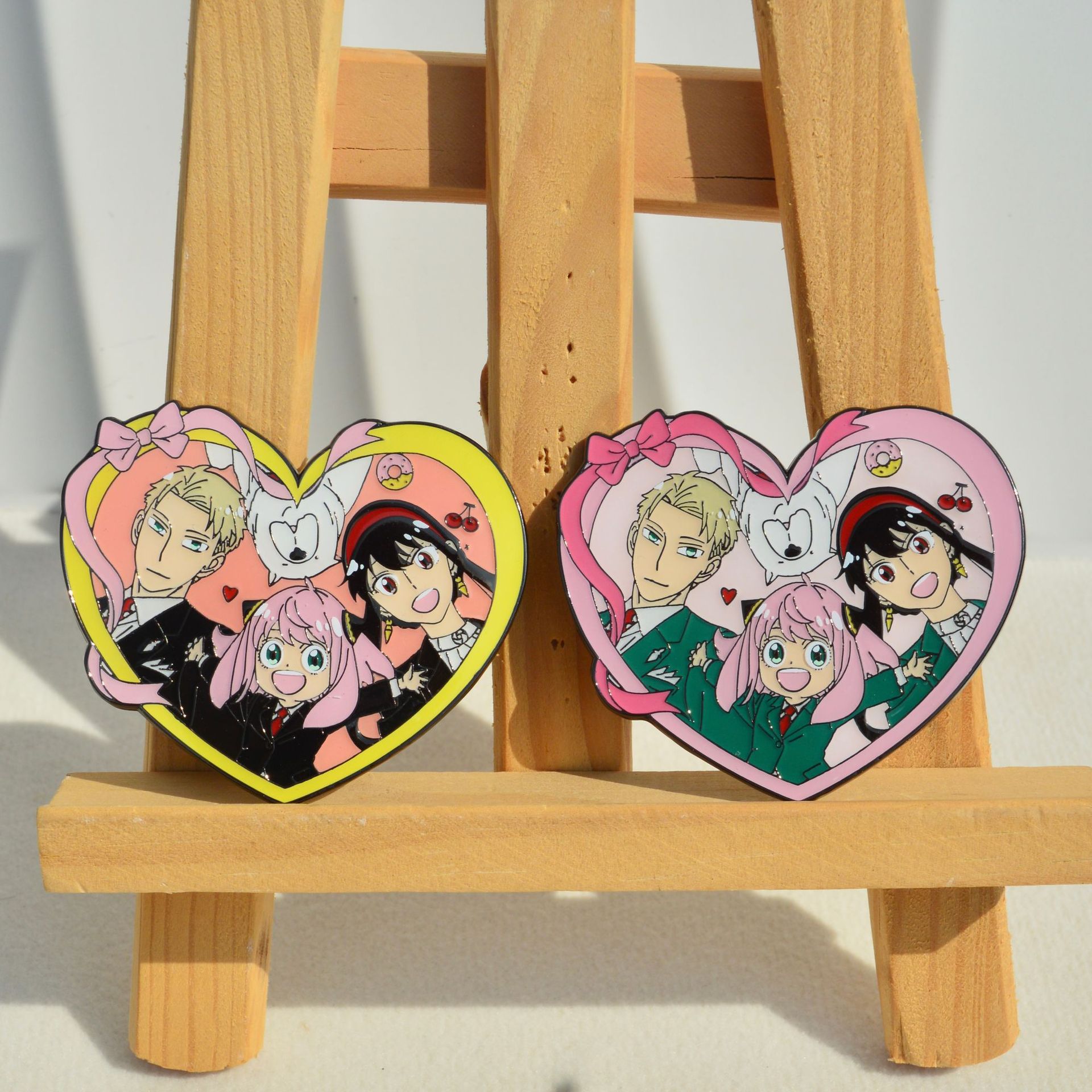Anya Yor Loid Bond Badges Pend - огляд і ціна Anime Cosplay Yor